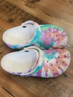 Crocs Pastel Tye Die Sunburst 8 Anthropologie Boho Festival Sporty Lightweight